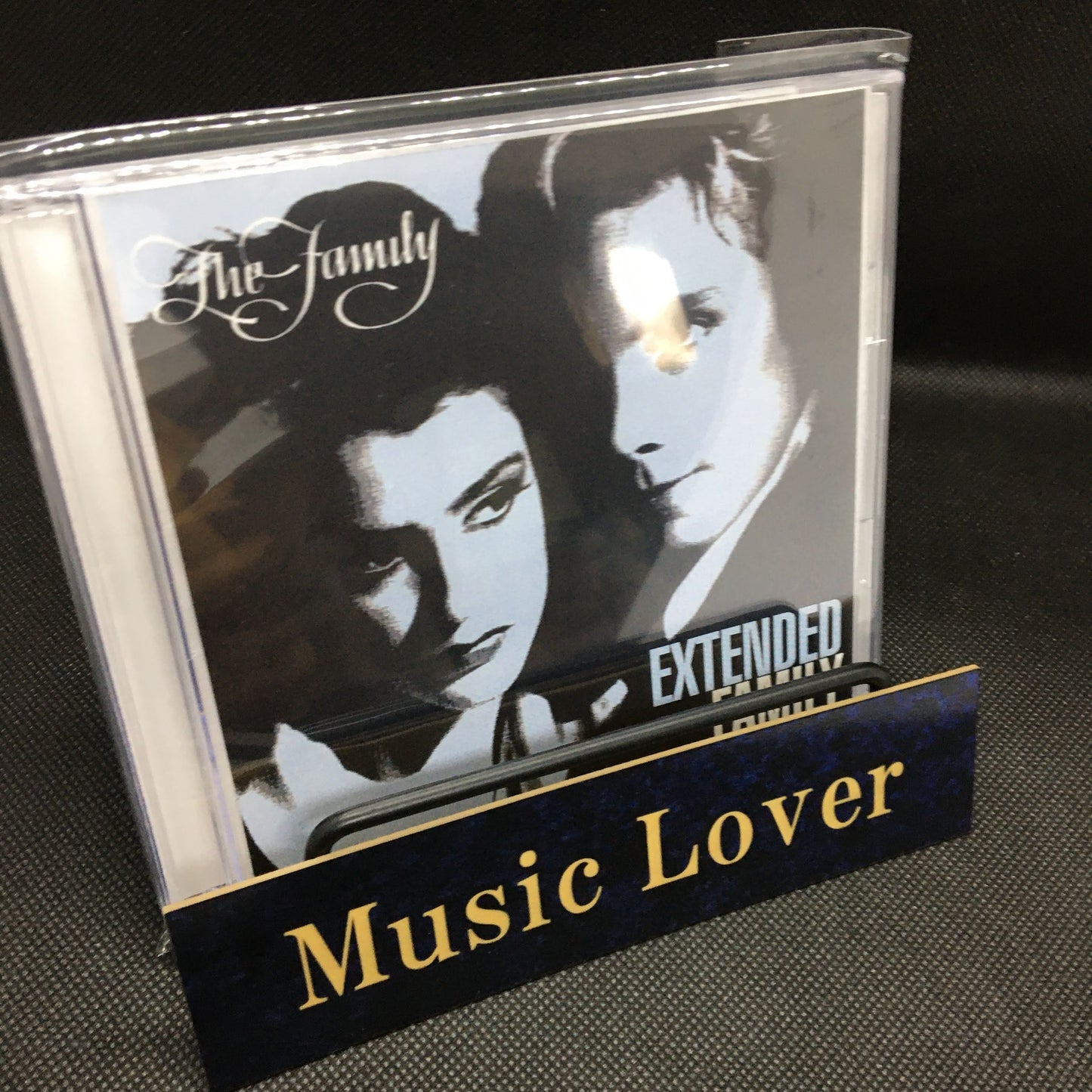 The Family / Family Extended (2CDR+1DVDR)